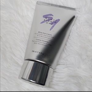 Monday studio one blow out cream